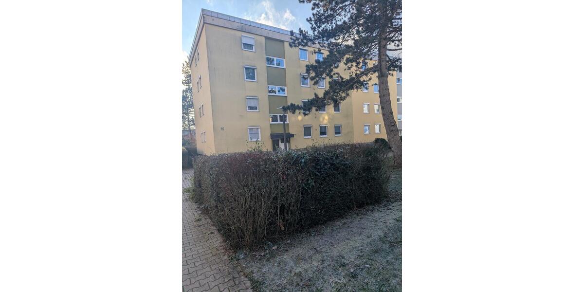 Sonnige 4-Zimmer-Wohnung mit Balkon 4 zimmer