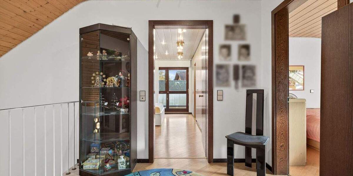 Einfamilienhaus Waldbronn / Etzenrot Etzenrot - 9 Zimmer, 252 m&sup2;, 895.000&euro; | Angebot:24736320