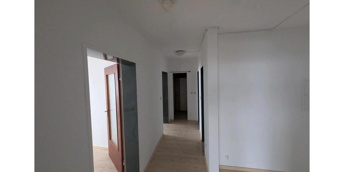 Etagenwohnung Neustadt bei Coburg - 3 Zimmer, 75 m&sup2;, 570&euro; | Angebot:24889010