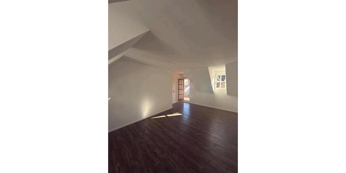 Etagenwohnung Bad Homburg vor der Höhe Gonzenheim - 3 Zimmer, 92 m&sup2;, 1.600&euro; | Angebot:26049653