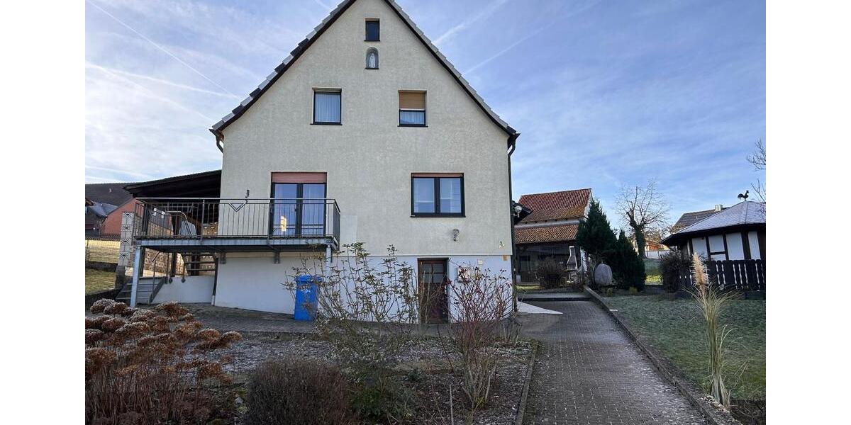 Wohnhaus mit Garten, drei Garagen und Freisitz in Burglauer 11 zimmer