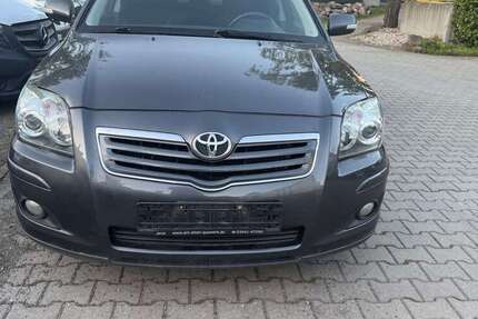 Toyota Avensis 143.000 km 2.350 € Dresden 01239
