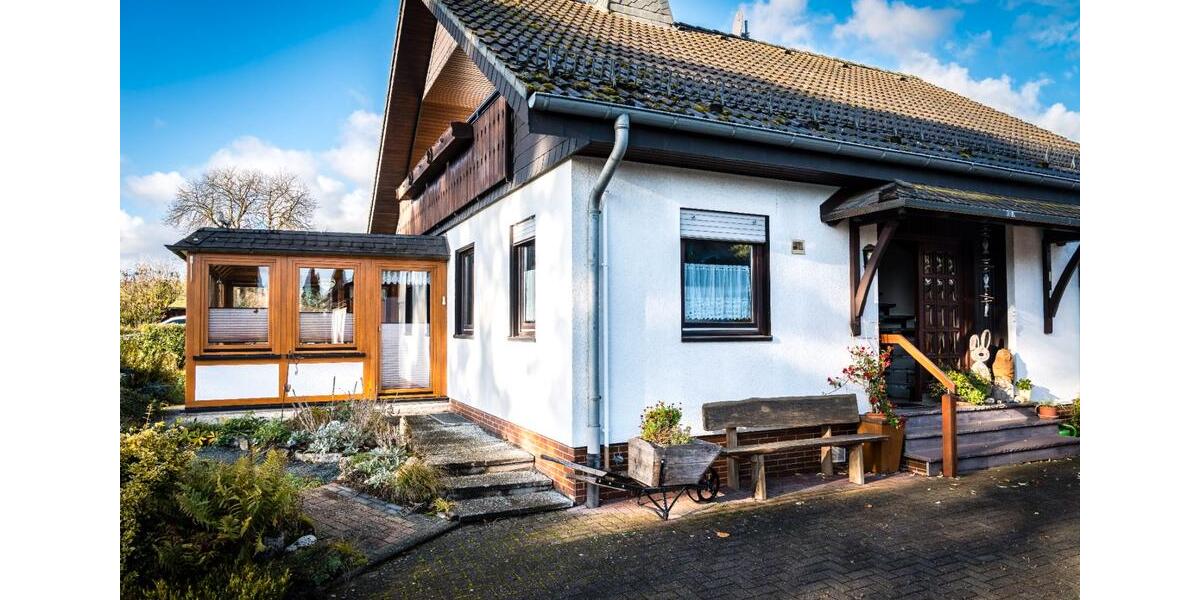 Einfamilienhaus Vöhl - 6 Zimmer, 158 m&sup2;, 240.000&euro; | Angebot:27081689