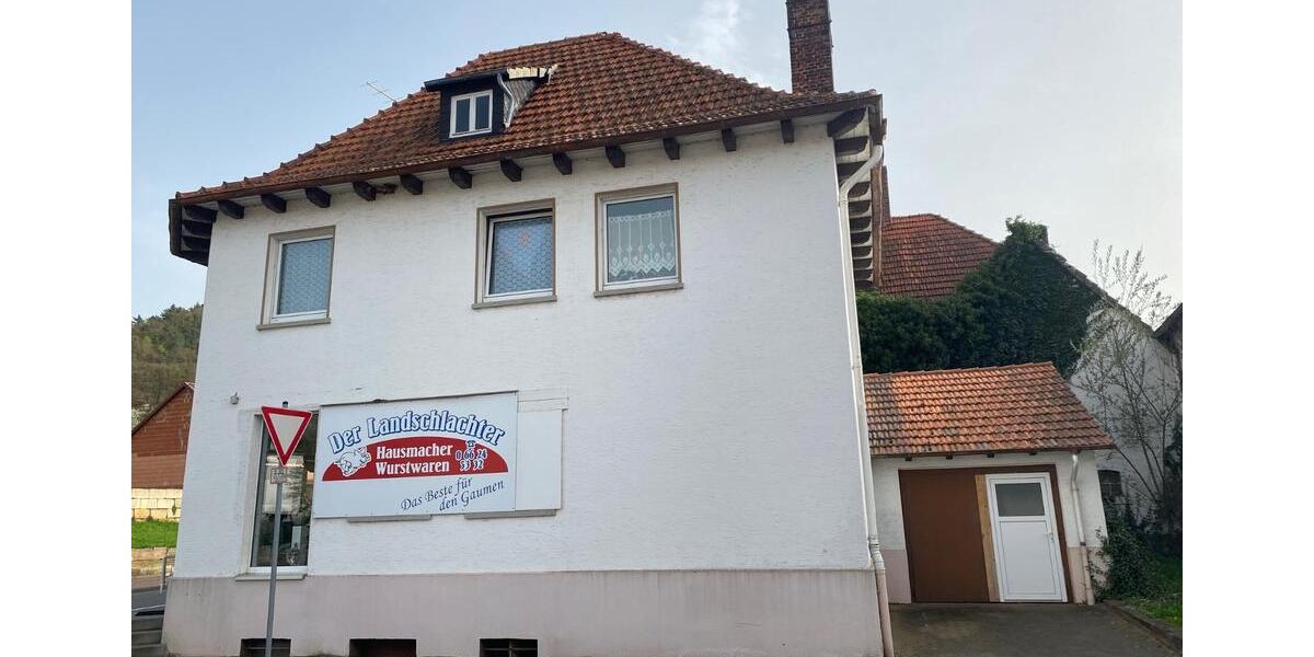 Vollvermietetes Mehrfamilienhaus 3 Parteien 23 zimmer