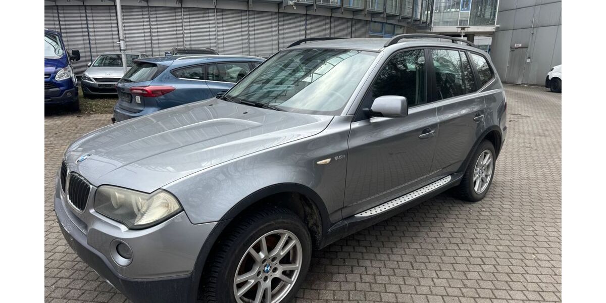 BMW X3 215.000 km 2.990 &euro; München 81827