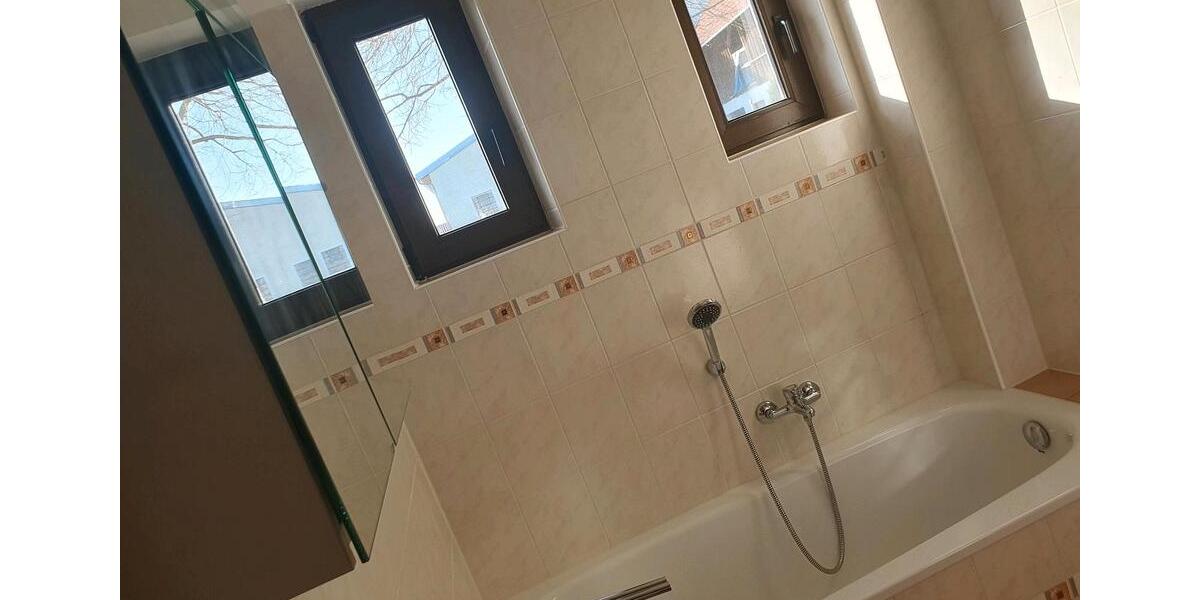 Erdgeschoßwohnung Hilpoltstein - 4 Zimmer, 110 m&sup2;, 600&euro; | Angebot:25390361