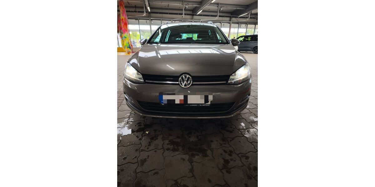 VW Golf 130.000 km 9.750 &euro; Bad Salzuflen 32107