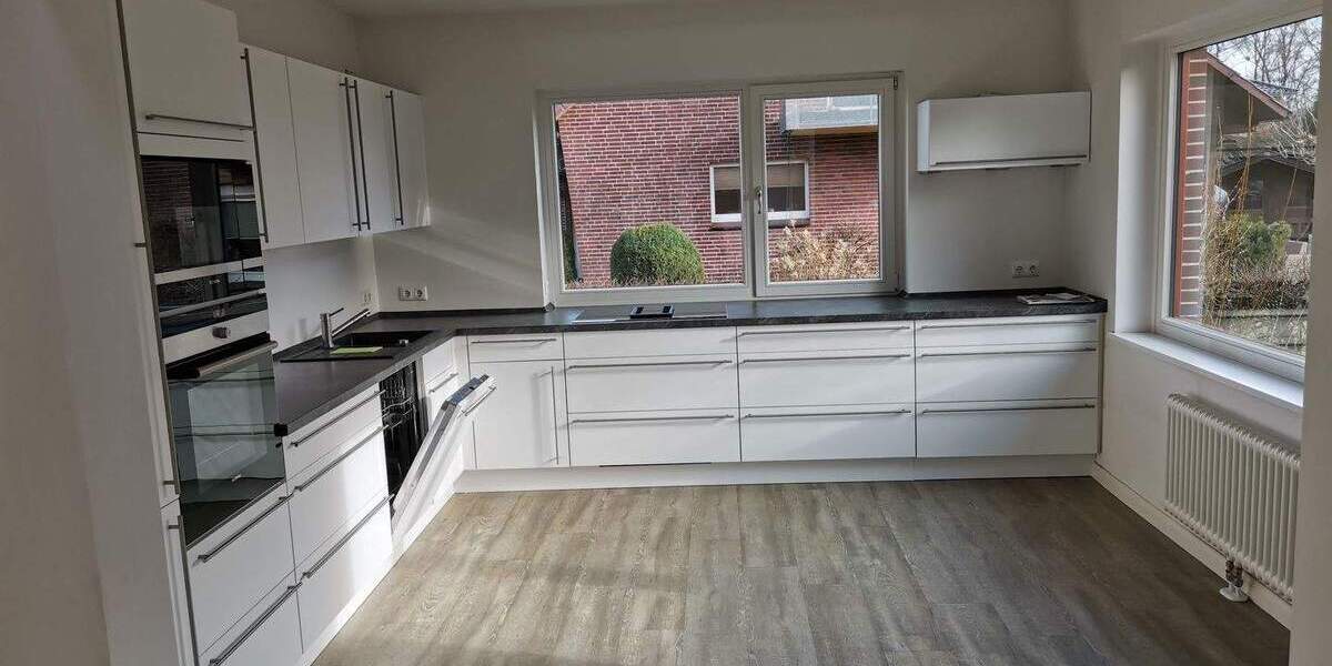 Einfamilienhaus Buxtehude - 5 Zimmer, 180 m&sup2;, 2.200&euro; | Angebot:25800824