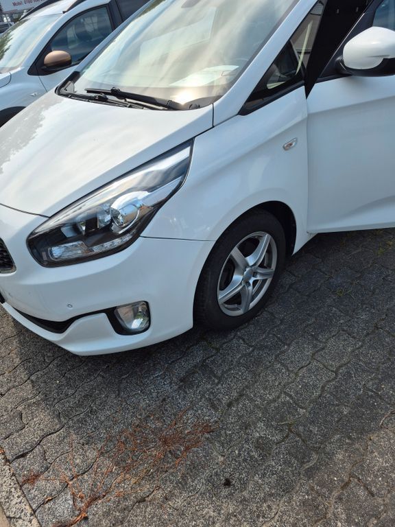 Kia Carens 104.000 km 12.900 € Haiger 35708