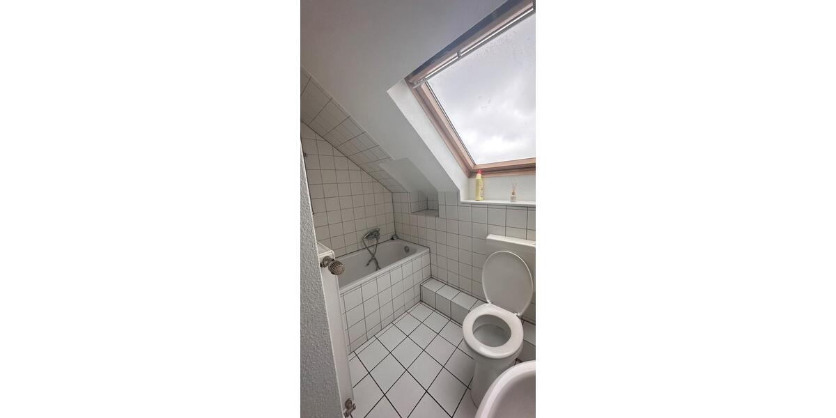 Dachgeschoßwohnung Solingen - 2 Zimmer, 45 m&sup2;, 480&euro; | Angebot:24878495
