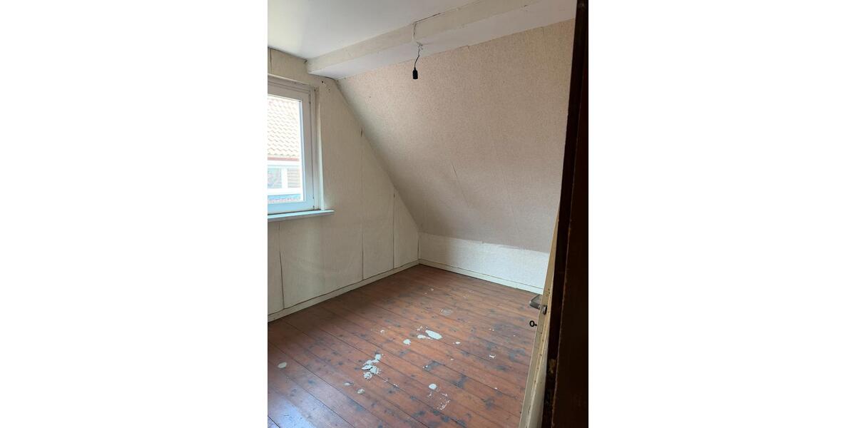 Einfamilienhaus Einbeck - 8 Zimmer, 200 m&sup2;, 200.000&euro; | Angebot:27091009