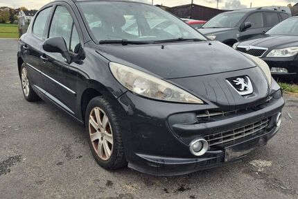 Peugeot 207 198.000 km 699 &euro; Hadamar 65589