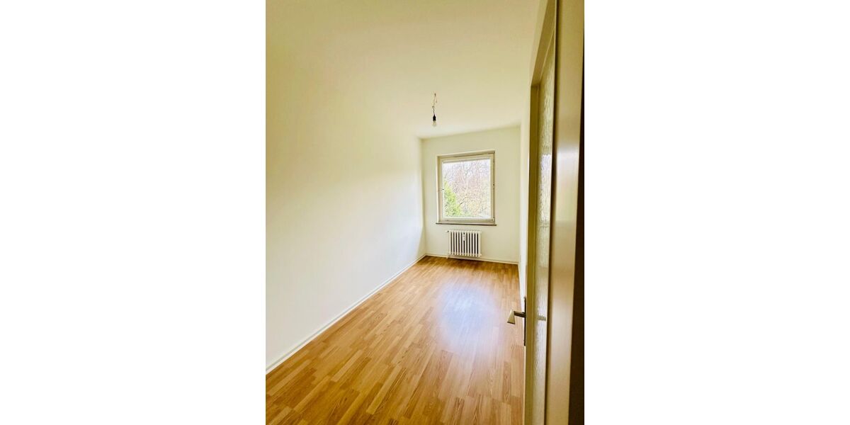 Provisionsfrei* 5-Zimmer-Wohnung in Wasserlage am Alsterlauf - Balkon, TG, 124 m², Alsterdorf - Etagenwohnung Hamburg Alsterdorf | Angebot:26935211