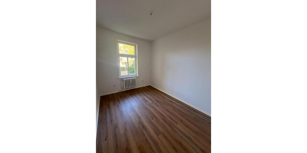 Erdgeschoßwohnung Güstrow - 4 Zimmer, 112 m&sup2;, 1.000&euro; | Angebot:26406513