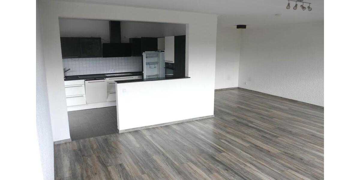 Großzügige 3 Zimmer Wohnung mit Top-Küche und Dachterrasse sofort 3 zimmer