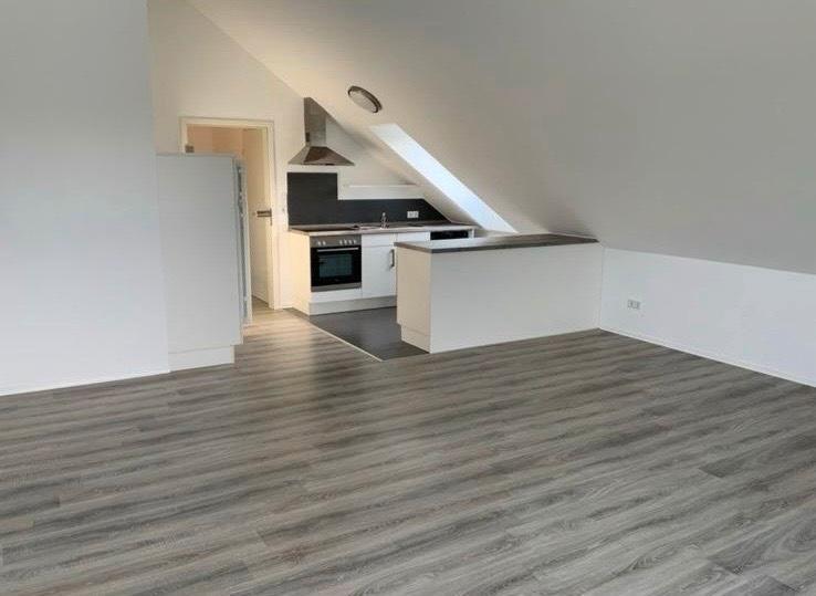 Dachgeschoßwohnung Esens - 1 Zimmer, 65 m&sup2;, 600&euro; | Angebot:25398189