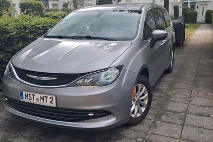 Chrysler Pacifica 92.800 km 18.300 &euro; Berlin 12205