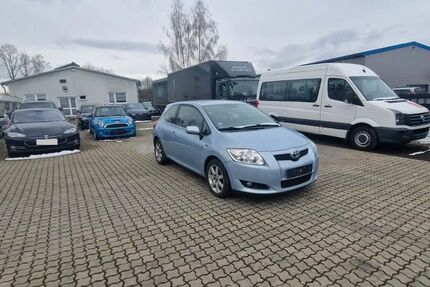 Toyota Auris 142.000 km 3.300 &euro; Nidda 63667