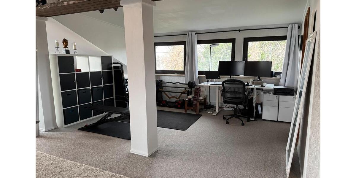 Dachgeschoßwohnung Königswinter - 3 Zimmer, 130 m&sup2;, 1.000&euro; | Angebot:24818713