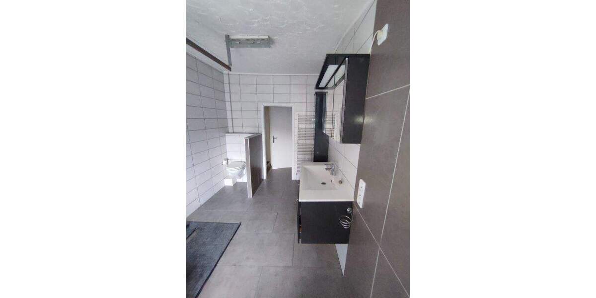 Etagenwohnung Schwerin Weststadt - 3 Zimmer, 103 m&sup2;, 900&euro; | Angebot:24609574