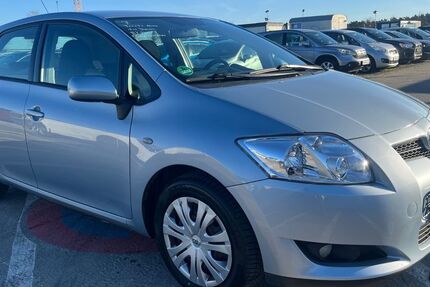 Toyota Auris 156.583 km 3.399 &euro; Mittenwalde 15749