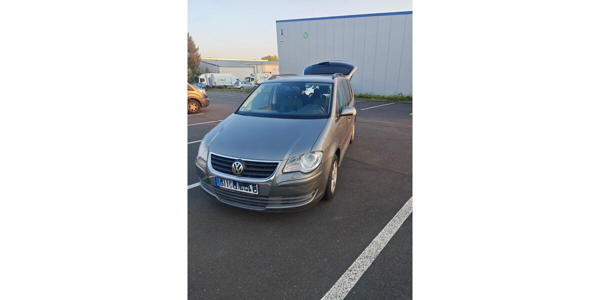 VW Touran 225.948 km 1.750 &euro; Pulheim 50259