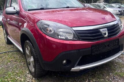 Dacia Sandero 67.000 km 4.490 &euro; Berlin 14167