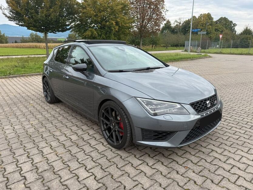 Seat Leon 73.500 km 20.799 € Ottenhöfen 77883