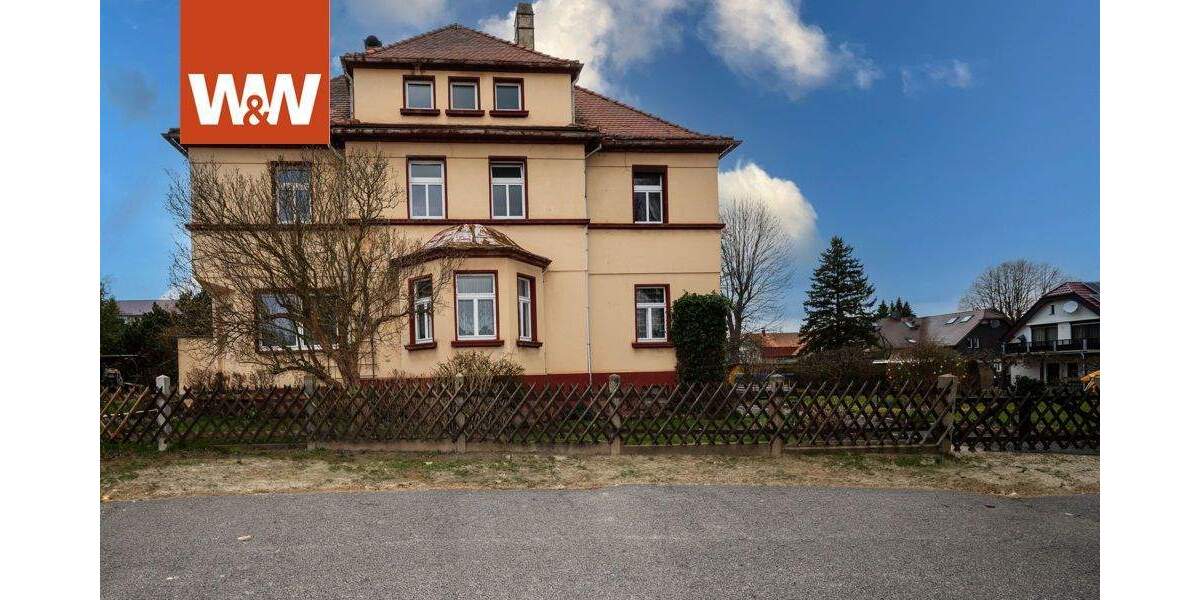Attraktives Zweifamilienhaus mit vielfältigen Nutzungsmöglichkeiten in ruhiger Lage 8 zimmer