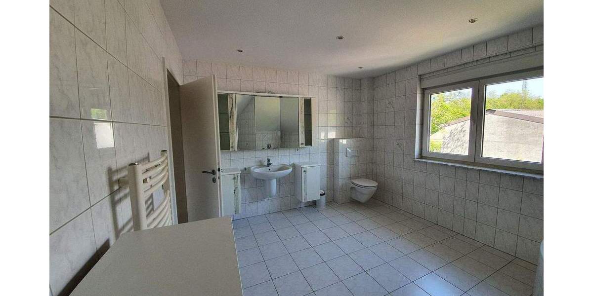 Einfamilienhaus Finsterwalde - 5 Zimmer, 130 m&sup2;, 1.290&euro; | Angebot:25337669