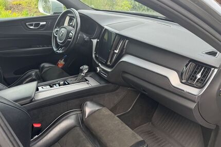 Volvo XC60 157.000 km 21.500 &euro; Waldbrunn 65620