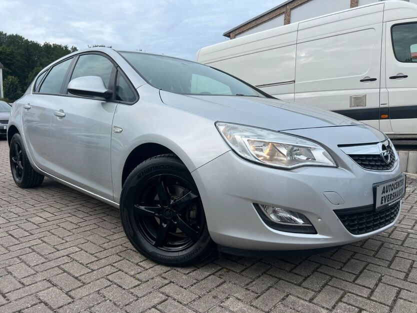 Opel Astra 71.000 km 6.299 € Rostock 18106
