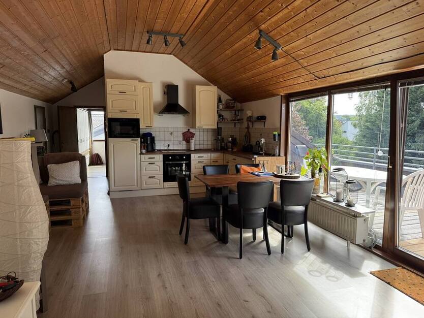 *** WEDOW *** Helle Dachgeschoßwohnung in Roetgen