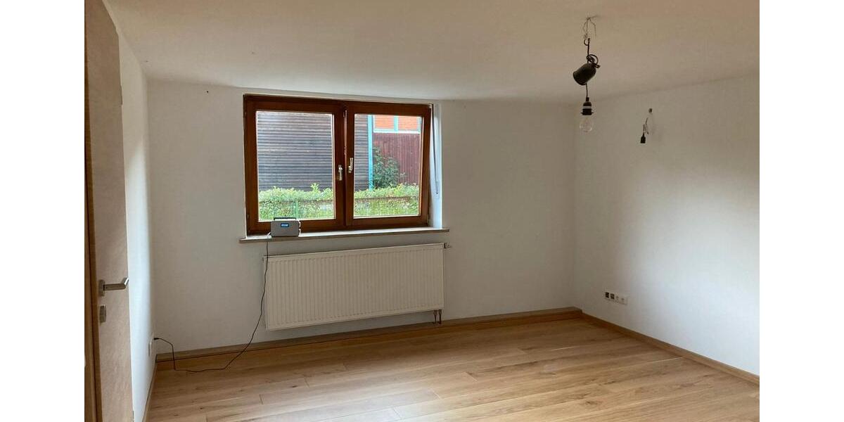 Etagenwohnung Pfarrkirchen - 7 Zimmer, 180 m&sup2;, 1.500&euro; | Angebot:26368933