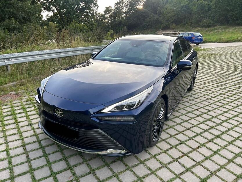 Toyota Mirai 2.200 km 43.000 € München 81377