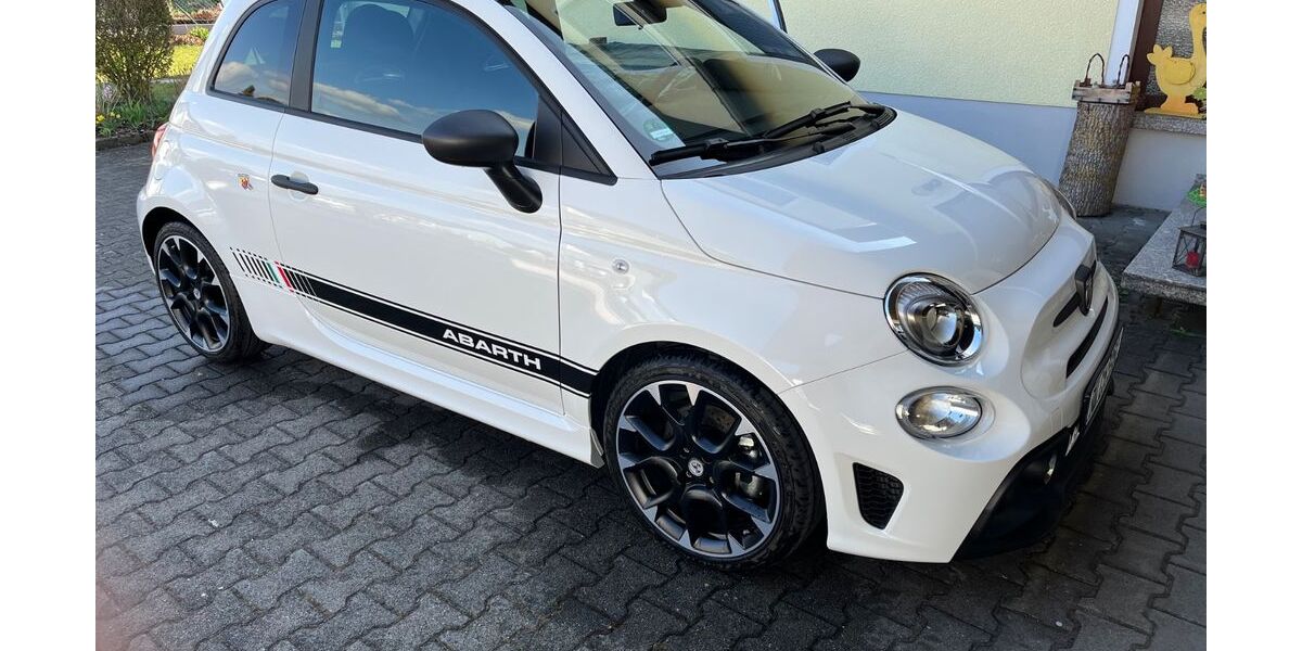 Abarth 595 8.900 km 24.500 &euro; Thalmassing 93107