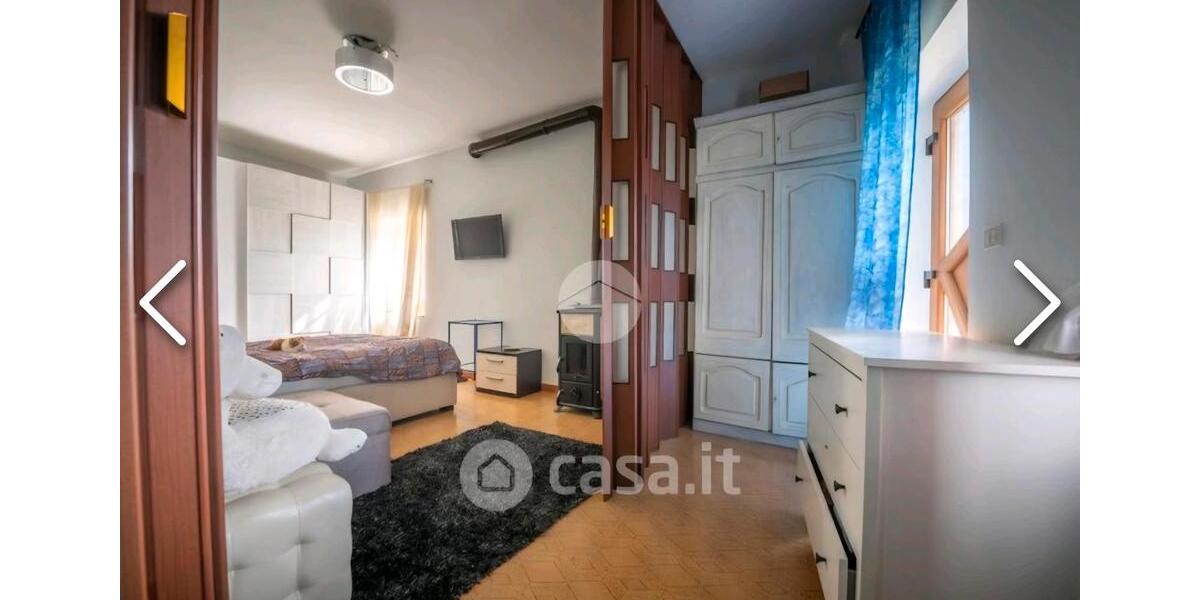 Doppelhaushälfte Friedberg (Hessen) - 2 Zimmer, 142 m&sup2;, 114.000&euro; | Angebot:25446589