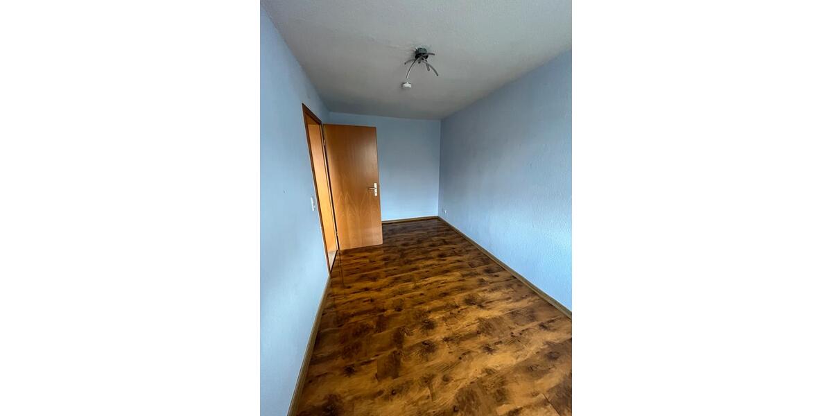 Etagenwohnung Hohenmölsen - 2 Zimmer, 36 m&sup2;, 30.000&euro; | Angebot:26766013
