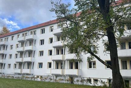 Wohnanlagen - Sanierte Plattenbauten in Storkow 104 zimmer