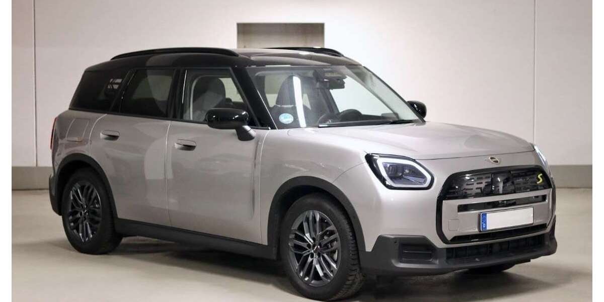 Mini Countryman SE All4 16.082 km 38.800 &euro; München 81369