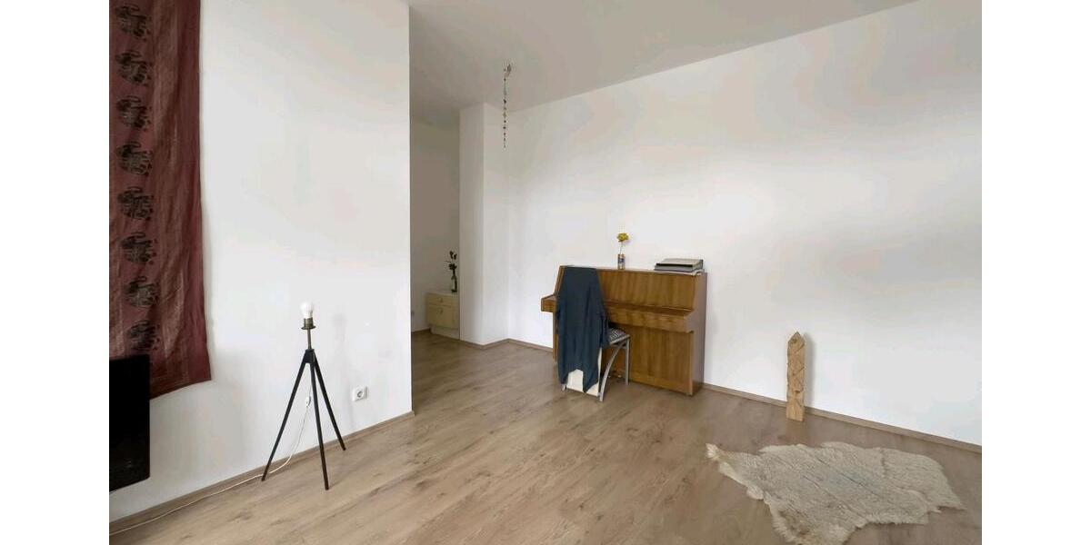 Erdgeschoßwohnung Neutraubling - 2.5 Zimmer, 61 m&sup2;, 650&euro; | Angebot:24330022