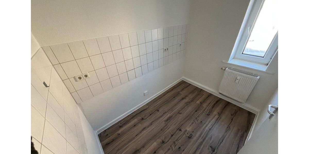 Etagenwohnung Glauchau - 3 Zimmer, 61 m&sup2;, 360&euro; | Angebot:26008277