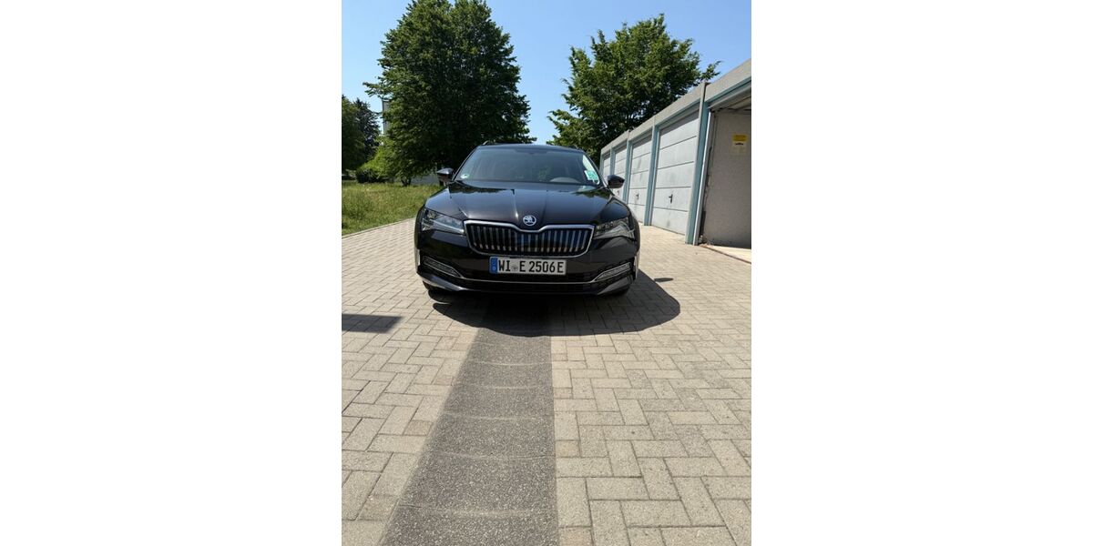 Skoda Superb 156.472 km 17.999 &euro; Wiesbaden 65205