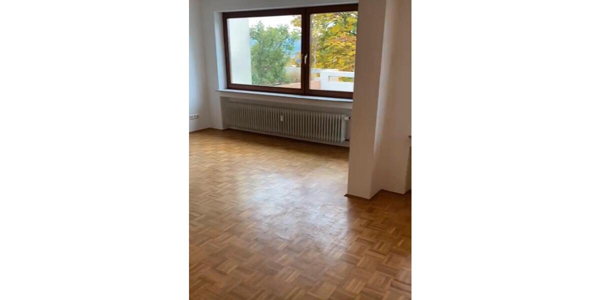 Erdgeschoßwohnung Singen (Hohentwiel) - 3.5 Zimmer, 105 m&sup2;, 1.300&euro; | Angebot:26393625