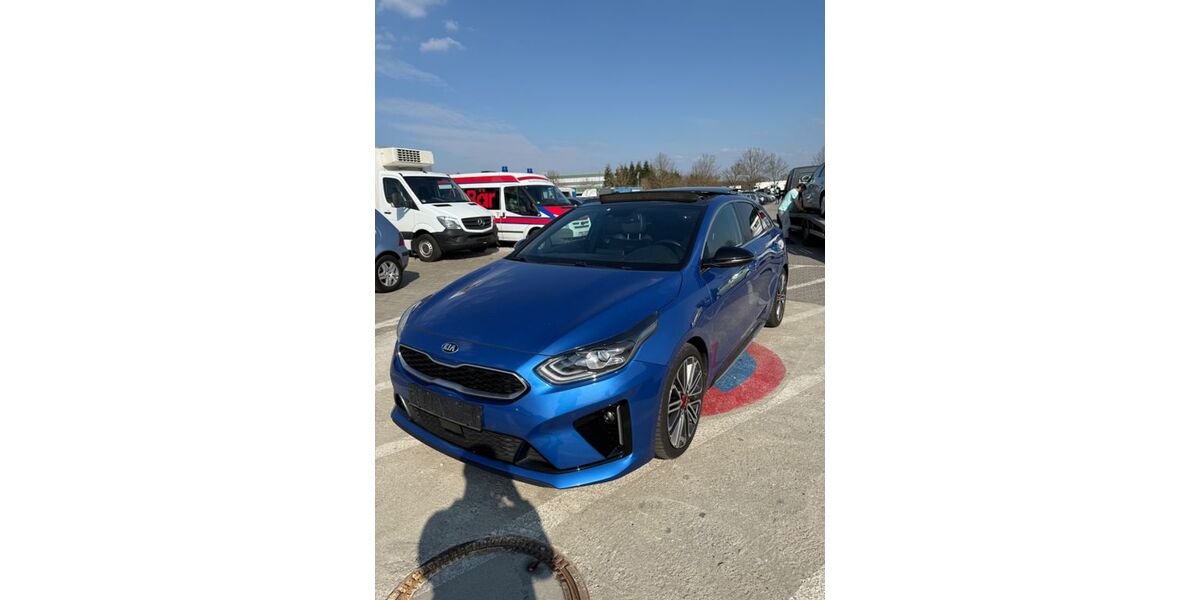 Kia pro ceed / ProCeed 142.000 km 15.950 &euro; Mittenwalde 15749