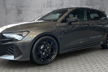 Audi RS3 2.100 km 71.900 &euro; Paderborn 33100