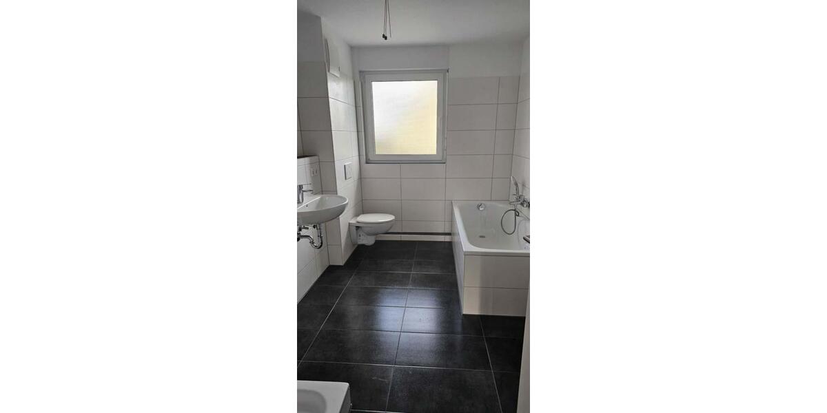 Reihenhaus Oberndorf am Neckar - 4 Zimmer, 132 m&sup2;, 1.400&euro; | Angebot:23688676