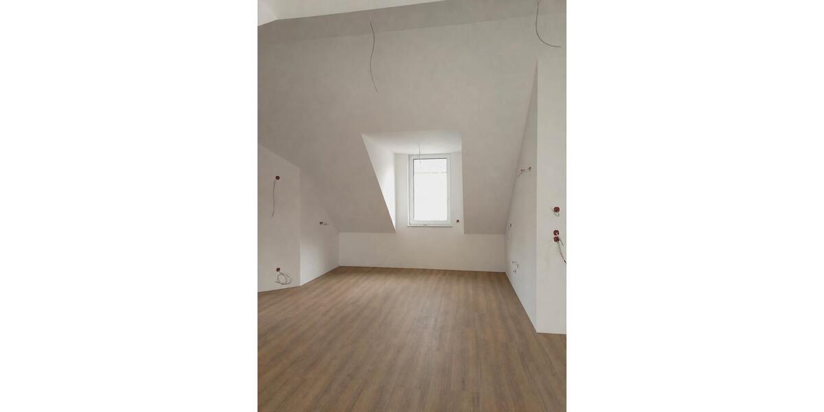Dachgeschoßwohnung Wilsdruff - 3 Zimmer, 71 m&sup2;, 1.136&euro; | Angebot:26647425