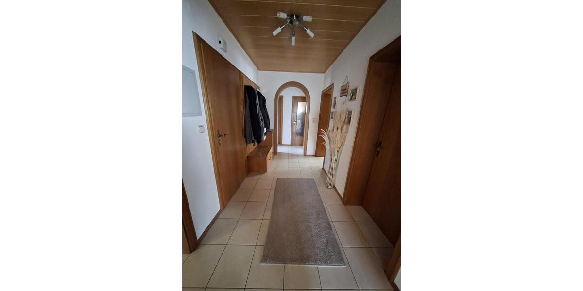 Helle 3,5 Zimmer-Wohnung, 107 m2, ab 1.2.2026, in 86738 Deiningen 3.5 zimmer