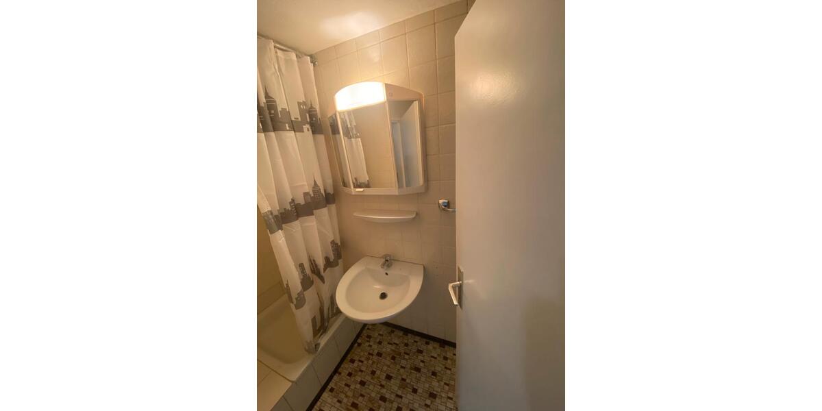 Etagenwohnung Petersberg - 1 Zimmer, 21 m&sup2;, 260&euro; | Angebot:26048036